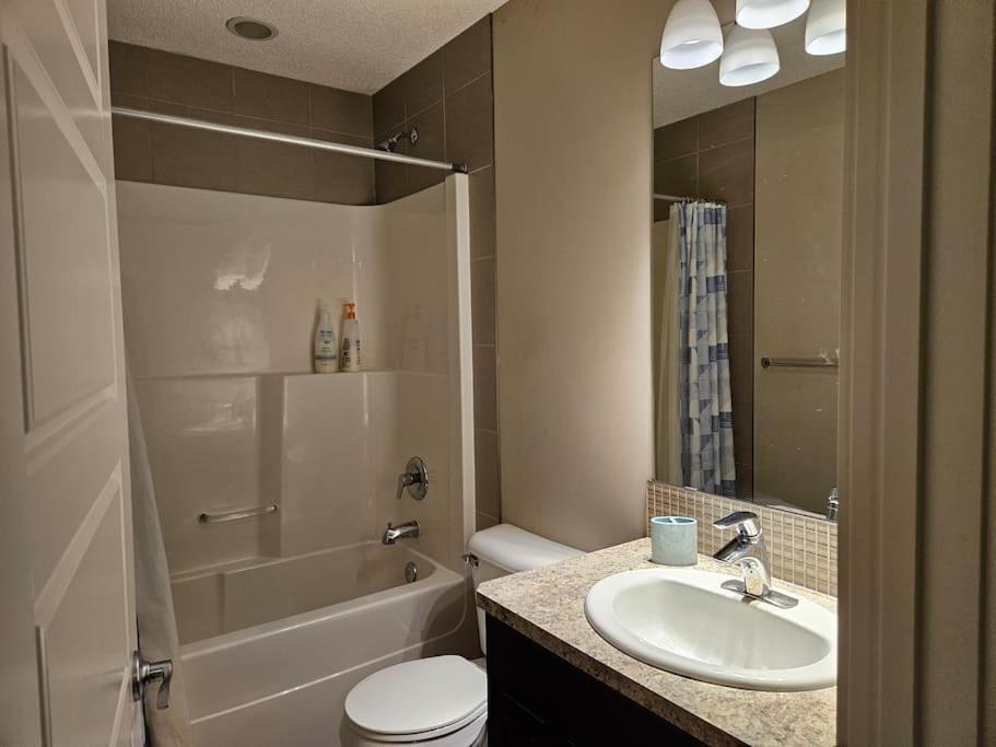 YYC 3 Bedroom Detached House מראה חיצוני תמונה